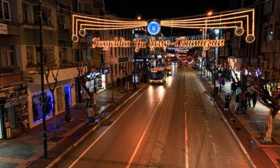Bursa Işıl Işıl: Büyükşehir Belediyesi'nden Şehrin Siluetine Ramazan Dokunuşu!