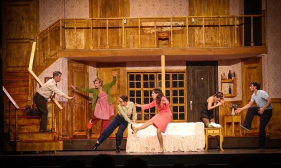 Bursa Şehir Tiyatrosu'ndan Kahkaha Tufanı: ‘Oyunun Oyunu' Perde Açtı!