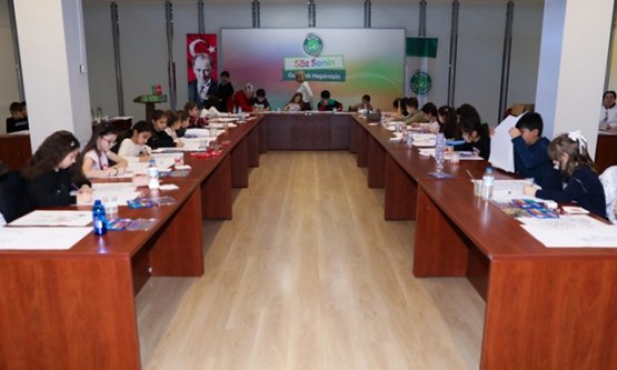 Bursa'da Minik Eller Fırçayla Buluştu: 'Bir Günlüğüne Ressam Oluyorum' Etkinliği!