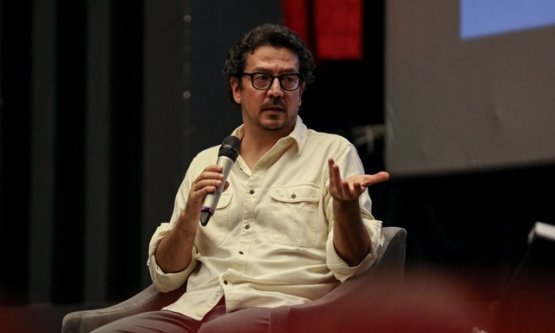 Bursa'da Sinema Rüzgârı: Tolga Karaçelik ‘Saykoterapi' Filmiyle Tayyare'deydi!