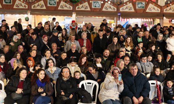 Bursa'nın Kalbi Osmangazi'de Atıyor: Ramazan Sokağı Etkinliklerine Rekor İlgi!