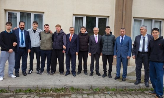 Gemlik'te Eğitim Yatırımlarına Yakın Takip: İl Müdürü Gürhan Çokgezer'den Kapsamlı İnceleme