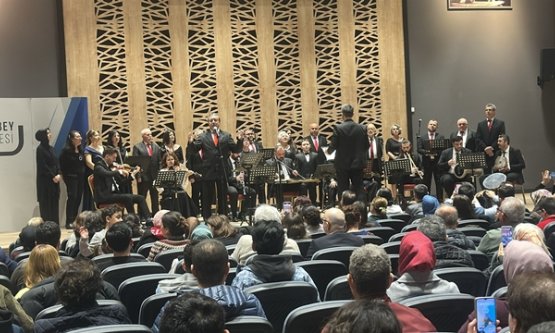 Karacabey'de Türk Sanat Müziği Rüzgarı: ‘Kalpten Dile Ezgiler' Mest Etti!