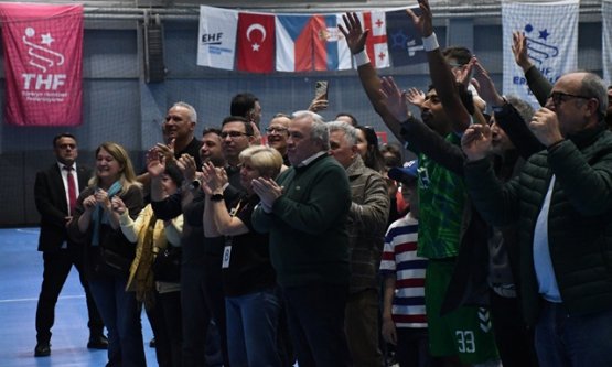 Nilüfer Belediyespor Tarih Yazdı: Avrupa'da İlk Kez Çeyrek Finalde!