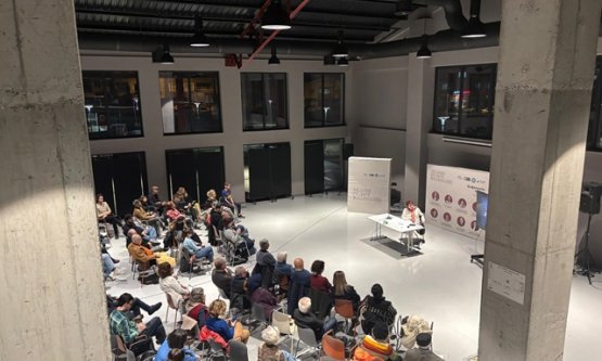 Nilüfer'de Felsefe ve Teknoloji Buluşması: Yapay Zekanın Geleceği Pancar Deposu'nda Tartışıldı!