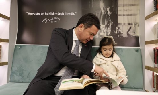 Osmangazi'de Bilgi Ayağınıza Geliyor: Yeni Gezici Kütüphane Bağlarbaşı'nda Yola Çıktı!