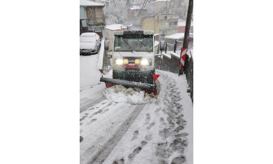 Osmangazi'de Kar Seferberliği: Belediye Ekipleri Yüksek Kesimlerde Yolları Açtı!