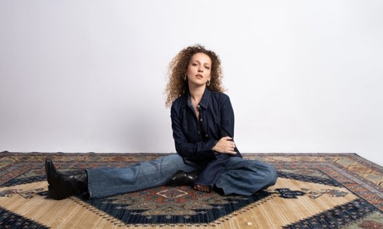 Pop-Rock Dünyasının Yükselen İsmi Nil Dönmez'den Yeni Şarkı: 'Tut Elimi” Yayında!