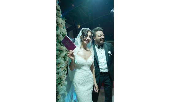 Turgay Saka ve Shenis Dünya Evine Girdi: Antalya'da Yıldızlar Geçidi!