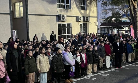Yıldırım'da Duygu Dolu 6 Şubat Anması: Akıncıtürk İhsan Dikmen İlkokulu'nda Birlik Ruhu