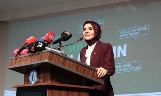 Bakan Göktaş'tan Sosyal Medya ve Oyun Dünyası İçin 'Güvenli Gelecek' Mesajı: 15 Yaş Altı Düzenlemesi Yolda!