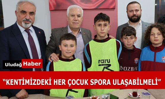Başkan Mustafa Bozbey'den İnegöl'e Spor Müjdesi: Gençlerin Saha Talebi Karşılık Buldu!
