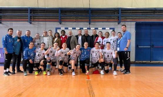Bursa Büyükşehir Belediyespor Yarı Finalde! EHF Avrupa Kupası'nda Tarihi Başarı