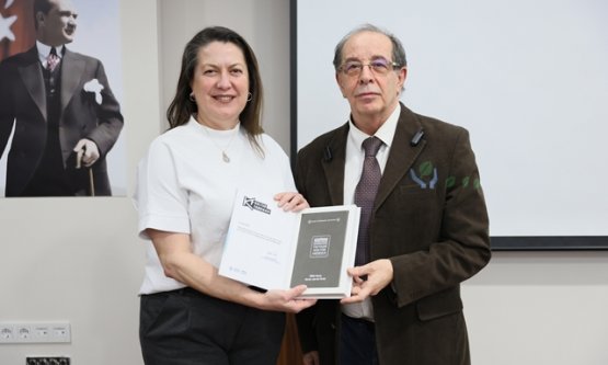 Bursa'da Felsefe Rüzgarı: 'Kültür Fabrikası' İnsanın Temel Sorunlarına Işık Tuttu