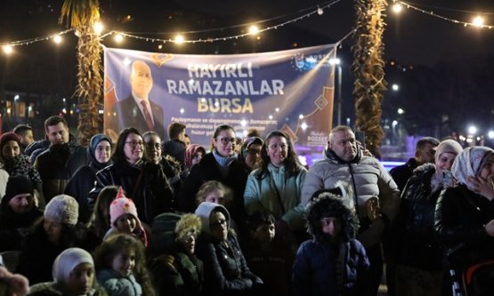 Bursa'da Ramazan Başkadır: Kültürpark Ramazan Meydanı Bursalıların Akınına Uğruyor!