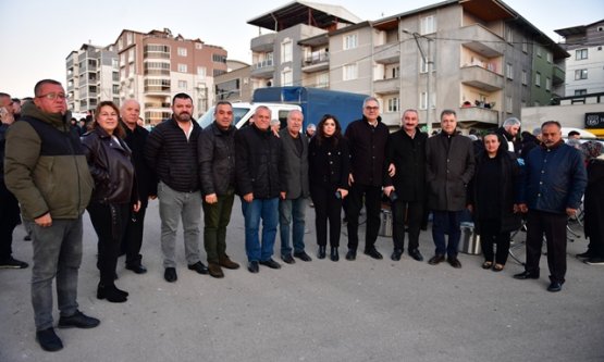 Geçit Mahallesi'nde Gönül Sofrası: Osmangazi'de Ramazan Bereketi Paylaşıldı!