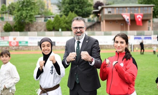 Kestel'de Spor Seferberliği: Dört Farklı Merkezde Yüzlerce Vatandaş Sporla Buluşuyor!