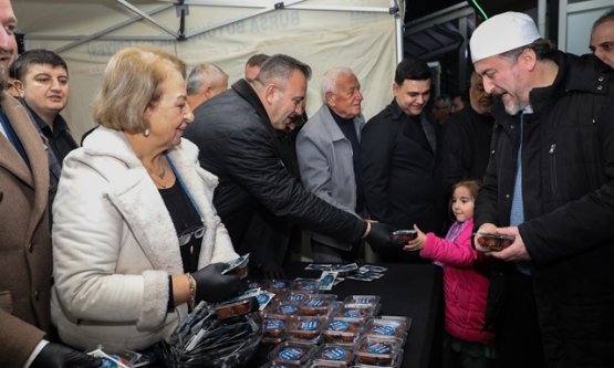 Konak Mahallesi'nde Gönül Birliği: Bursa Büyükşehir Belediyesi Nilüfer'de İftar Sofrası Kurdu