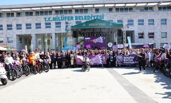 Nilüfer'de 8 Mart Coşkusu: 'Eşitlik Ses İster, Biz Buradayız!'