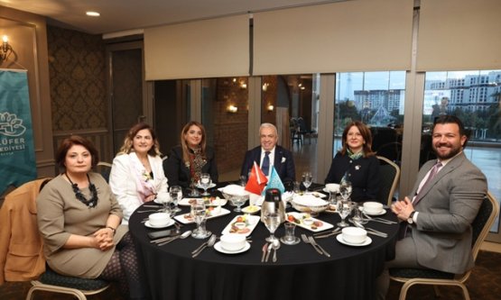 Nilüfer'de Kadın Odaklı Vizyon: Başkan Şadi Özdemir'den 20 Kreş ve 'Anne Taksi' Müjdesi!