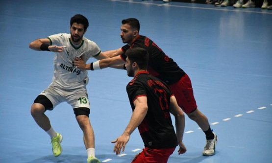 Nilüfer'in Sultanları Değil, Şövalyeleri Sahne Aldı: Hentbolda Play-Off'a Galibiyetle Başlangıç!