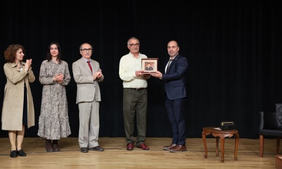 Osmangazi'de Dev Buluşma: 'Ben Orhan Kemal” Oyunuyla Edebiyat ve Tiyatro Aynı Sahnede!