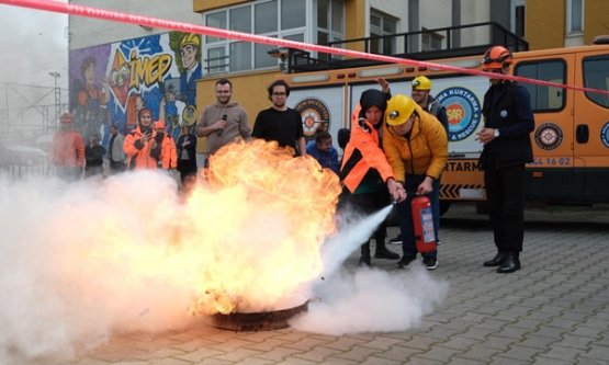 Yıldırım'da Engelsiz Gençlere Hayati Eğitim: Deprem Tatbikatı Gerçeği Aratmadı!