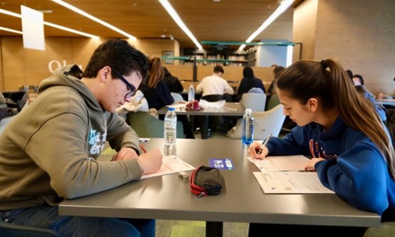 Yıldırım'da Üniversite Yolunda Büyük Prova: 454 Genç YKS Denemesinde Ter Döktü!