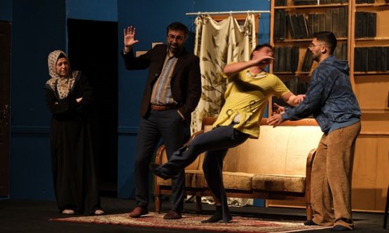 Yıldırım'da Unutulmaz Gece: 28 Şubat Mağduriyetleri ‘Karanlıkta Açan Çiçekler' İle Sahneye Taşındı