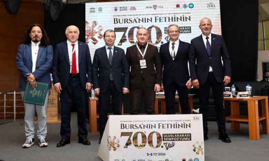 700 Yıllık Payitahtın Hafızası Bursa'da Buluştu: Uluslararası Fetih Sempozyumu Başladı!