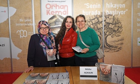 Bursa Kitap Fuarı'nda Nilüfer Açıkalın Rüzgarı: Osmangazi Standına Yoğun İlgi!