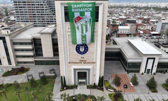 Bursa Şampiyonluğa Kenetlendi: Büyükşehir Şehri Yeşil-Beyaz Bayraklarla Donattı!