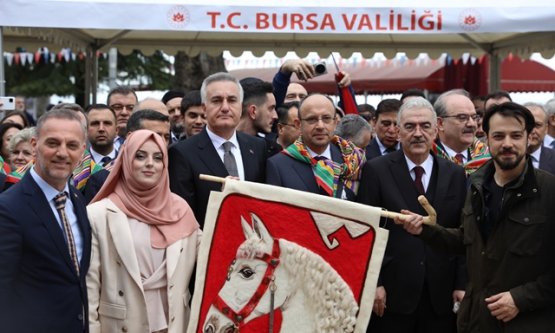 Bursa'da 700 Yıllık Gurur: Fetih Coşkusu Kentin Simgelerinde Yankılandı!