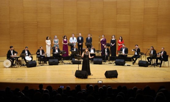 Bursa'da Dev Konser: Türk Halk ve Sanat Müziği Aynı Sahnede Buluştu!