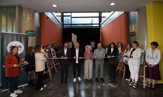 Bursa'nın Fethinin 700. Yılına Özel Sanat Şöleni: 'Edebiyattan Sanata Yolculuk' Sergisi Açıldı!