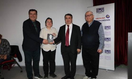 EMD İzmir'de Murat Demircan Yeniden Başkan: 'Sürdürülebilir İzler, Güçlü Yarınlar'