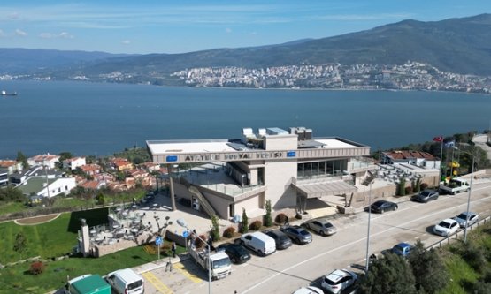 Gemlik'te Sosyal Sosyal Belediyecilik Hamlesi: Atatepe Sosyal Tesisi Yenilenen Yüzüyle Hizmete Açıldı!