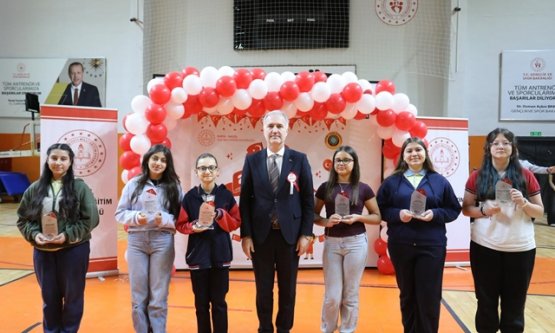 İnegöl'de 23 Nisan Gururu: TBMM'nin 106. Yılında Muhteşem Kutlama!