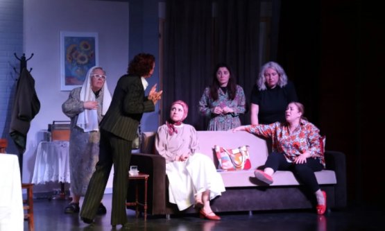 İnegöl'de Dev Sezon Finali: 'Kadın Sığınağı' Kapalı Gişe Veda Etti!