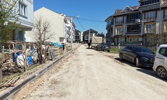 İnegöl'de Üst Yapı Seferberliği: Yeni Mahalle'nin 11 Sokağı Modern Tretuvarla Yenileniyor!