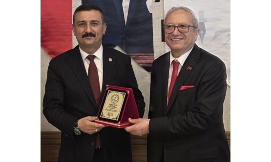 İYİ Partili Selçuk Türkoğlu'na Anlamlı Ödül: 'Yılın Milletvekili' Seçildi!