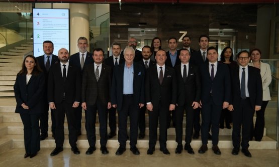 İzmir'de Genç İş Dünyası Zirvesi: EGİAD Ev Sahipliğinde Stratejik İş Birliği Hamlesi!