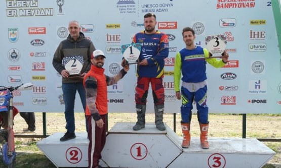 İznik'te Motor Sesleri Yükseldi: Türkiye Süper Enduro Şampiyonası'nda Zafer IZMOK'un!