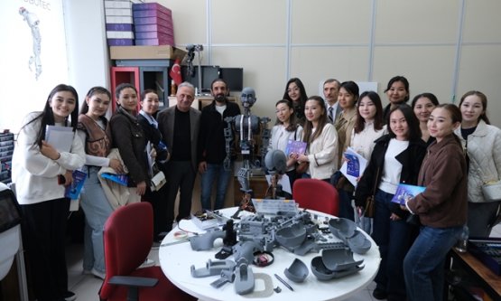 Kazakistanlı Genç Araştırmacılar Bursa'da: ULUTEK Teknopark'ın İnovasyon Ekosistemine Tam Not!