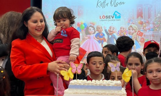 LÖSEV'in Minik Kahramanlarından 23 Nisan Şöleni: Bursa'da Umut ve Neşe Bir Arada!