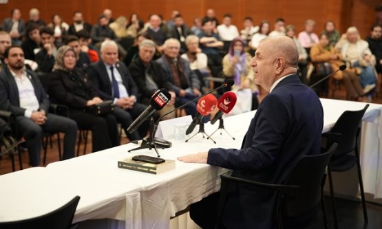 Ümit Özdağ Bursa Kitap Fuarı'nda: 'Ordu ve Siyaset' Söyleşisine Yoğun İlgi