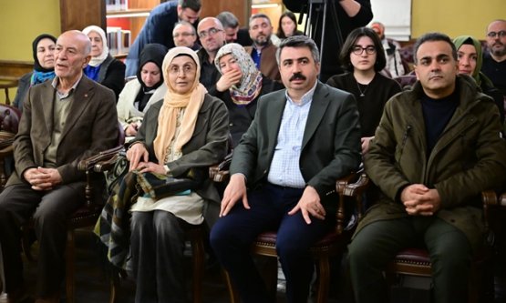 Yıldırım'da Düşünce Yolculuğu: Cihan Aktaş ‘Günlük Hayatın Eleştirisi' ile Bursalılarla Buluştu