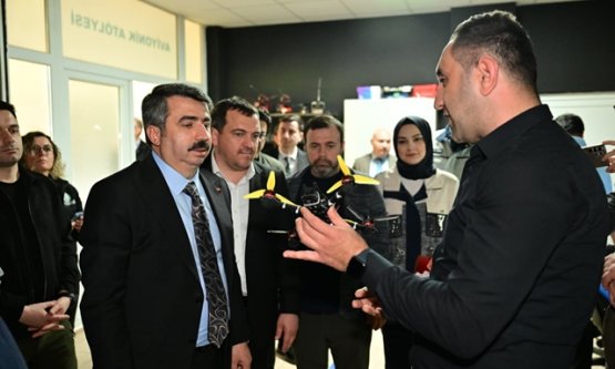 Yıldırım'da Gençlik Buluşması: Başkan Oktay Yılmaz Deneyimlerini Geleceğin Ustalarıyla Paylaştı!