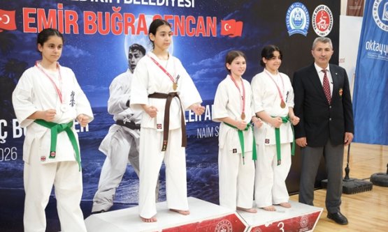 Yıldırım'da Karate Rüzgarı: Kyokushin Turnuvası'na Yıldırımlı Sporcular Damga Vurdu!