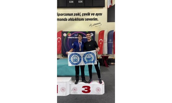 Yıldırım'ın Altın Okları: Türkiye Dart Şampiyonası'na Yıldırım Belediyespor Damgası!